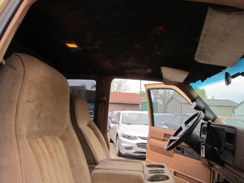 Used 1989 Chevrolet Silverado 3500 C3500 2dr Extended Cab LB image 25