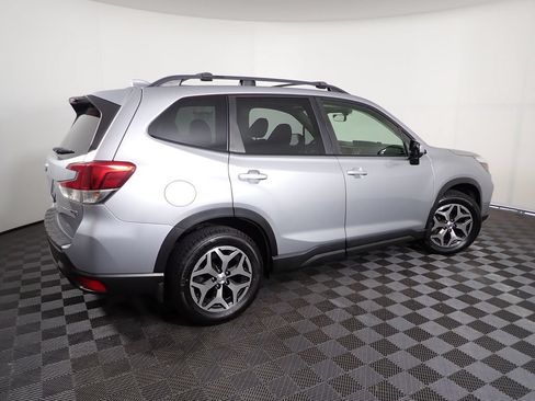Used 2019 Subaru Forester Premium w/ Popular Package #1 AWD/4WD image 18