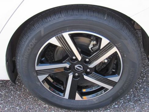 Certified 2024 Nissan Sentra SV FWD image 12