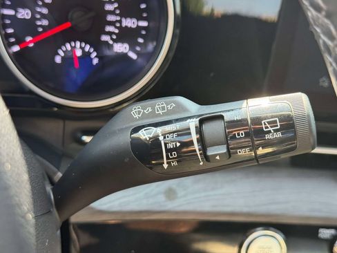 Used 2024 Kia Carnival EX FWD image 23