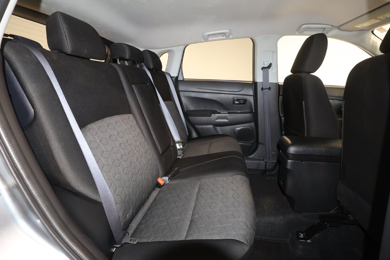 Used 2025 Mitsubishi Outlander Sport LE AWD/4WD image 24