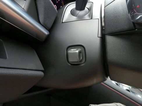 Certified 2023 Chevrolet Corvette Stingray Coupe w/ Chrome Exterior Badge Package image 24