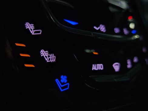 Used 2017 Cadillac Escalade Luxury image 40