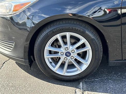 Used 2017 Ford Focus SE w/ SE Winter Package image 6