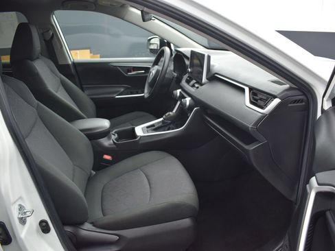Used 2023 Toyota RAV4 XLE AWD/4WD image 10