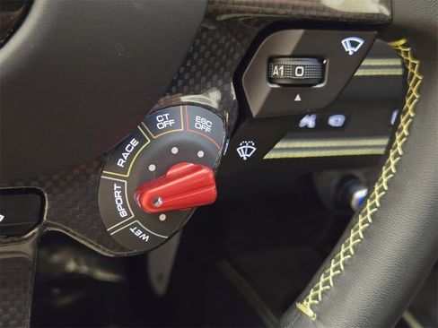 Used 2021 Ferrari F8 Tributo image 39