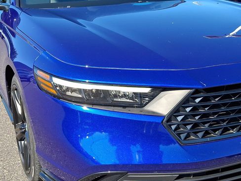 Used 2023 Honda Accord Sport image 9