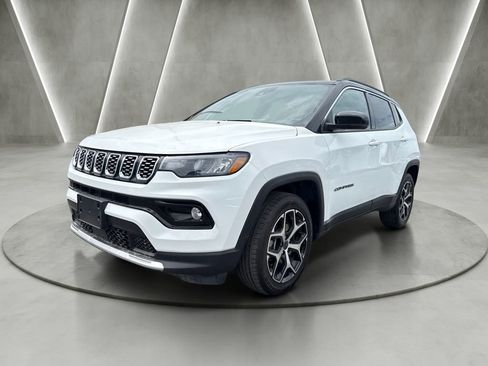 Used 2025 Jeep Compass Limited AWD/4WD image 3