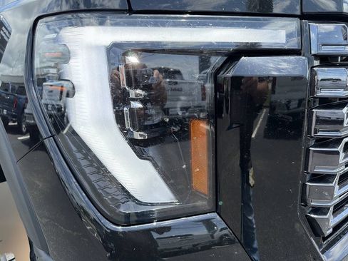 Used 2025 GMC Sierra 2500 Denali Ultimate AWD/4WD image 11