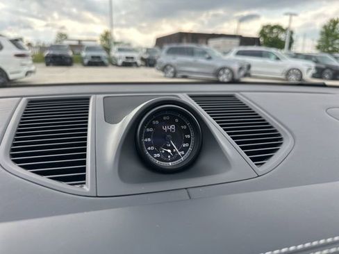 Used 2025 Porsche Macan S AWD/4WD image 16