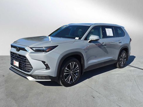 Certified 2025 Toyota Grand Highlander AWD Hybrid image 3