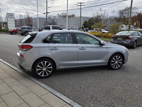 Used 2020 Hyundai Elantra GT w/ Style Package 02 image 13