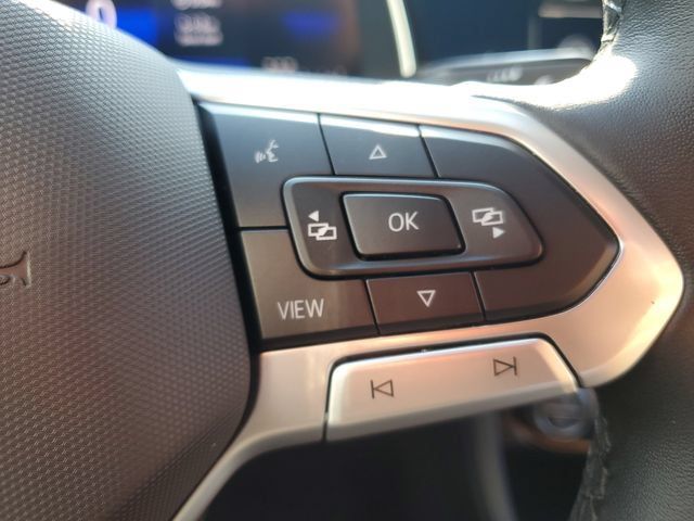 Certified 2024 Volkswagen Jetta SE w/ Panoramic Sunroof Package FWD image 33