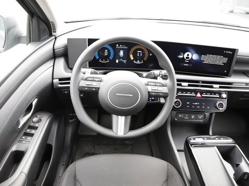 New 2026 Hyundai Tucson Blue SE image 16