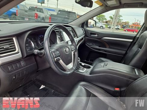 Used 2016 Toyota Highlander XLE AWD/4WD image 22