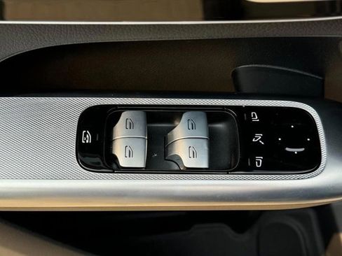 Certified 2025 Mercedes-Benz GLC 350e 4MATIC image 24