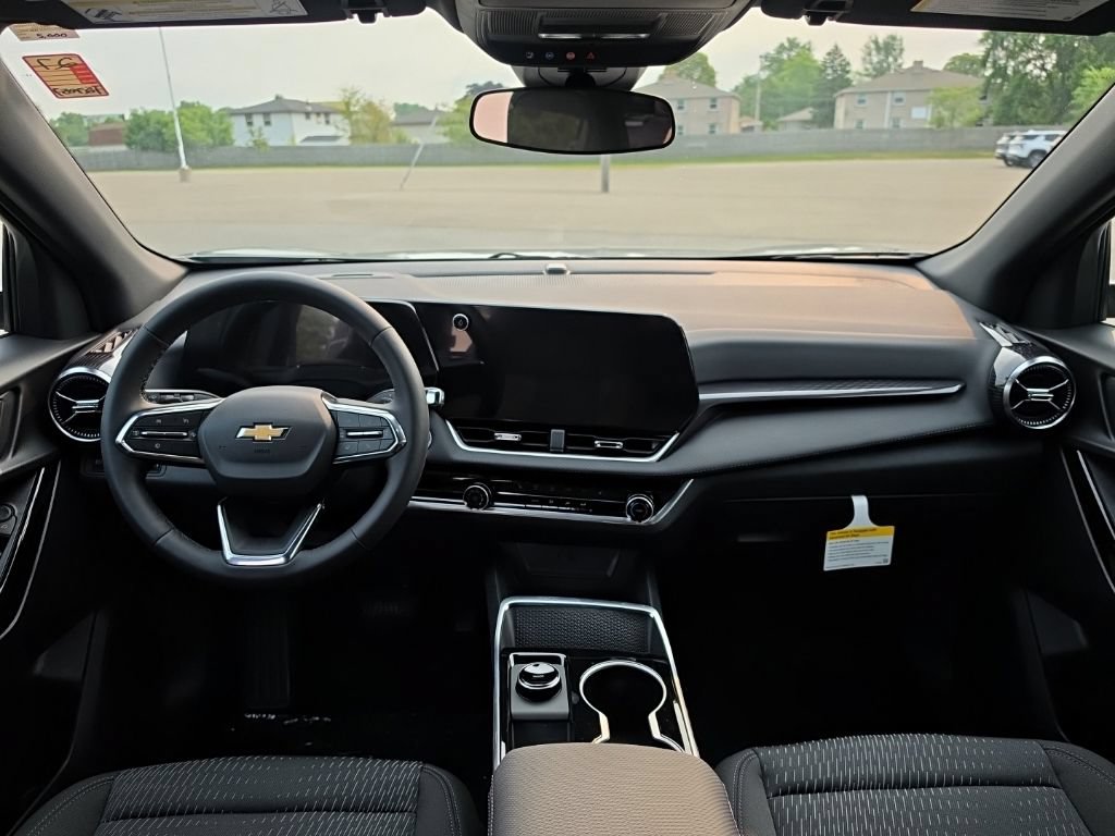 New 2027 Chevrolet Equinox LT FWD image 10