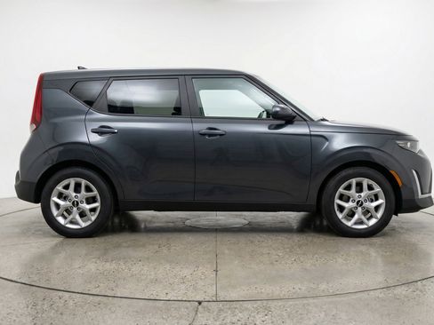 Used 2025 Kia Soul LX w/ LX Technology Package image 11