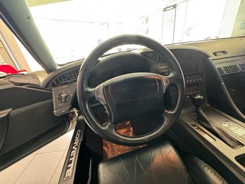 Used 1991 Chevrolet Corvette Coupe RWD image 14