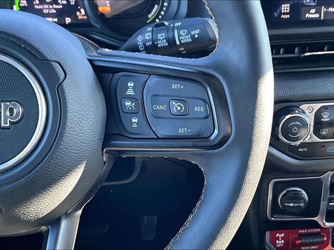 Used 2024 Jeep Wrangler Willys image 26