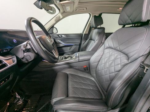 Used 2025 BMW X7 xDrive40i AWD/4WD image 17