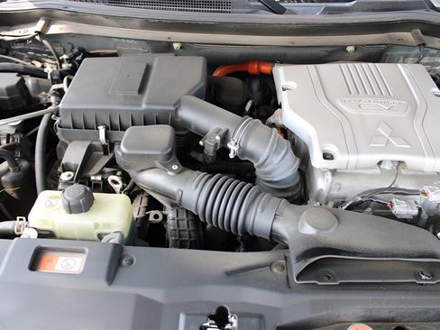 Used 2022 Mitsubishi Outlander SEL image 25