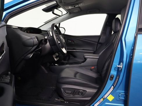 Used 2019 Toyota Prius Prime Advanced w/ Carpet Mat Package image 10