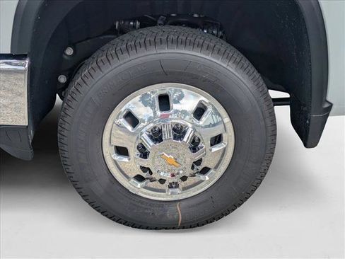 New 2025 Chevrolet Silverado 3500 LT image 10