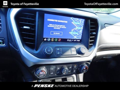 Used 2023 GMC Acadia SLT w/ Preferred Package FWD image 6