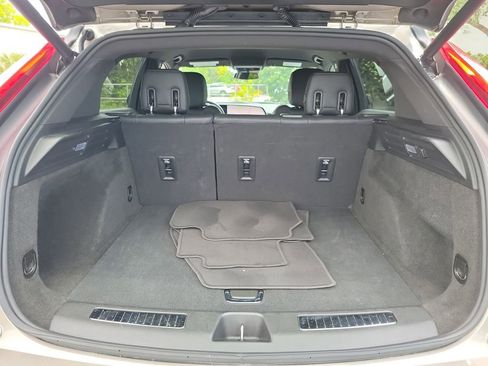 Certified 2025 Cadillac XT4 Premium Luxury FWD image 24