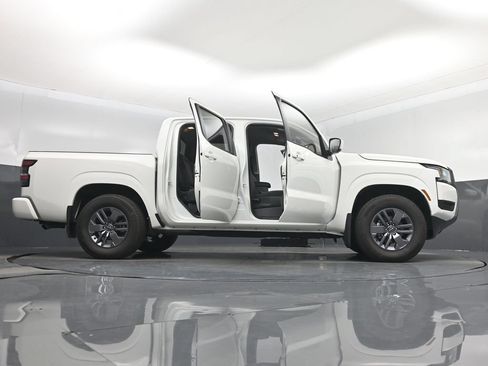 Used 2026 Nissan Frontier SV w/ SV Convenience Package RWD image 7