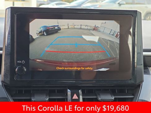 Used 2025 Toyota Corolla LE image 28