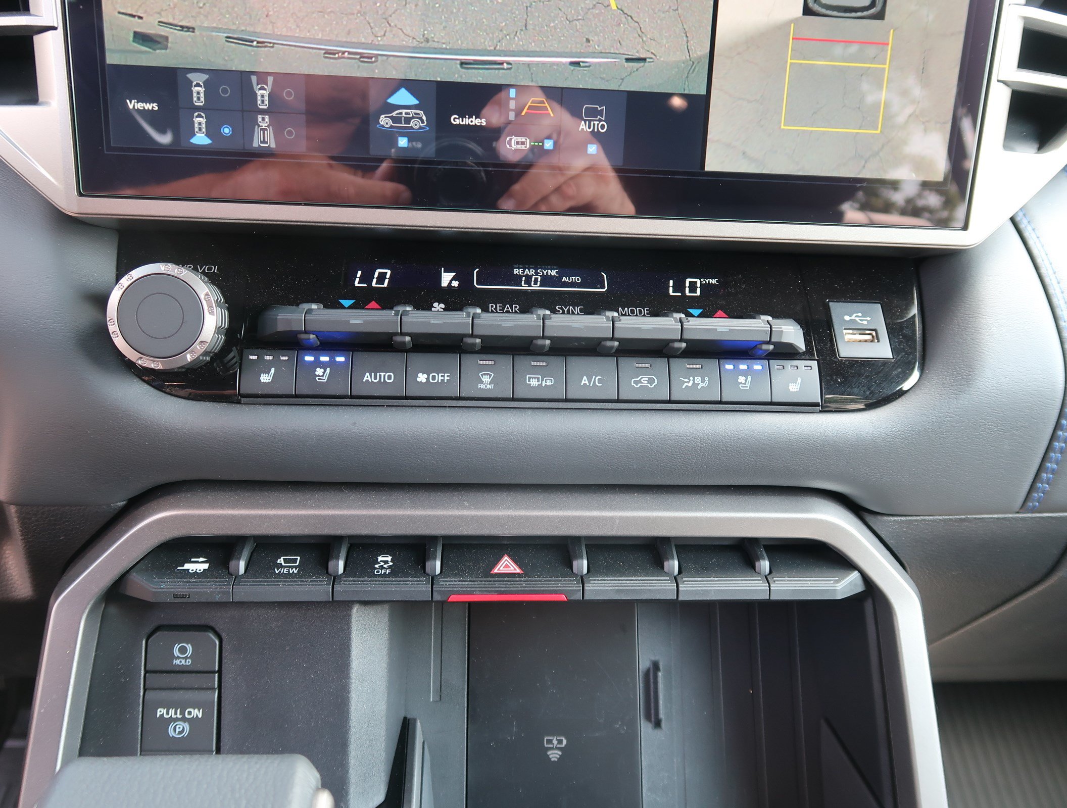 Used 2026 Toyota Sequoia Platinum AWD/4WD image 31