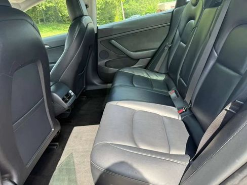 Used 2022 Tesla Model 3 Standard Range RWD image 10
