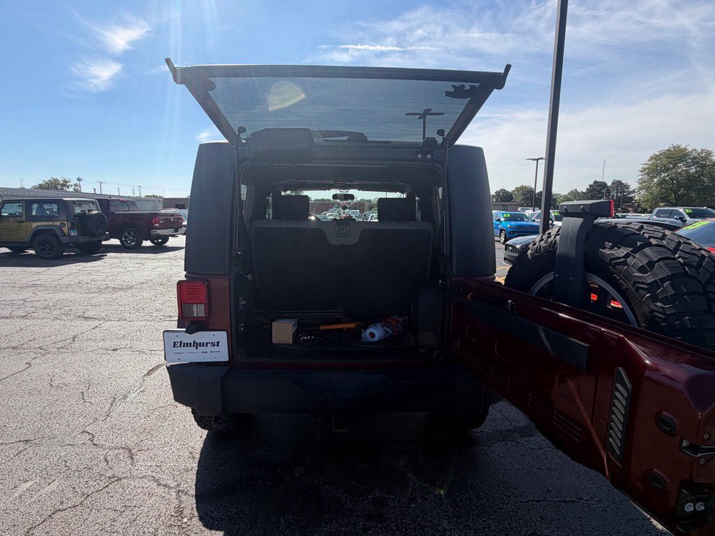 Used 2010 Jeep Wrangler Sahara w/ Dual Top Group AWD/4WD image 10