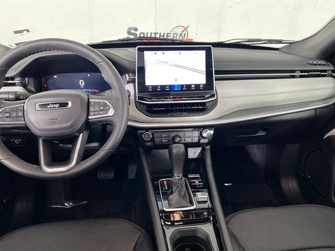 Used 2025 Jeep Compass Limited w/ Elite Group AWD/4WD image 19