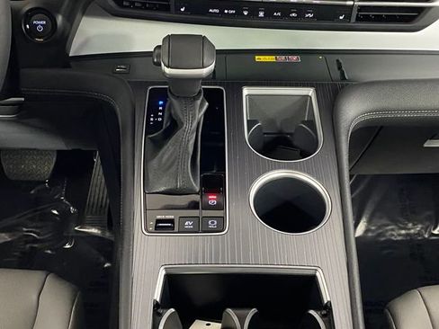 Used 2025 Toyota Sienna XLE image 19