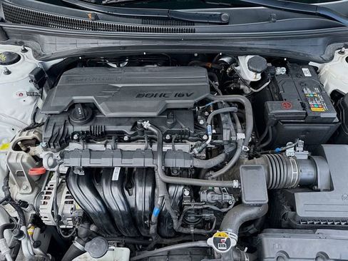 Certified 2024 Hyundai Elantra SEL w/ Convenience Package FWD image 28