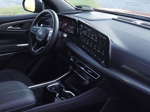 New 2026 Chevrolet Traverse LT w/ Sun and Wheel Package image 34