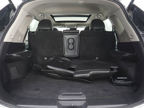 Used 2018 Nissan Rogue SL w/ Premium Package AWD/4WD image 9