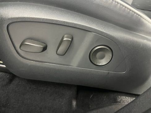 Used 2025 Buick Enclave Sport Touring image 27