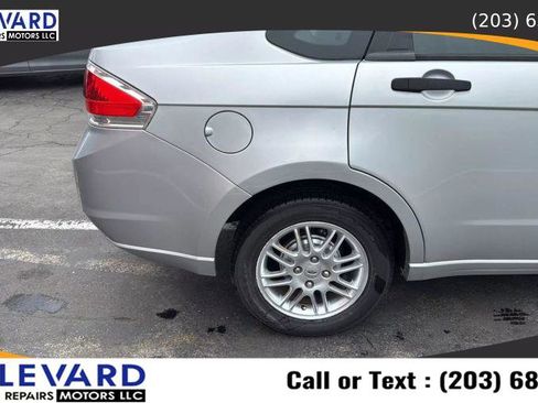 Used 2010 Ford Focus SE image 11