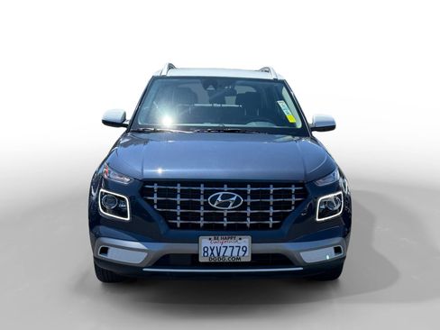 Certified 2021 Hyundai Venue FWD image 8
