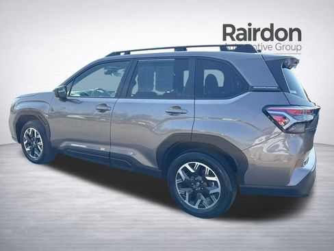Used 2025 Subaru Forester Premium AWD/4WD image 5