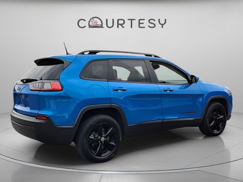 Used 2020 Jeep Cherokee Latitude Plus image 5