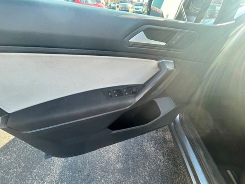 Used 2021 Volkswagen Tiguan S image 7