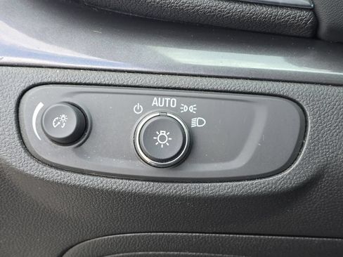 Certified 2021 Buick Encore Preferred AWD/4WD image 26