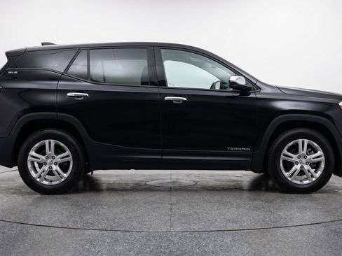 Used 2024 GMC Terrain SLE FWD image 11