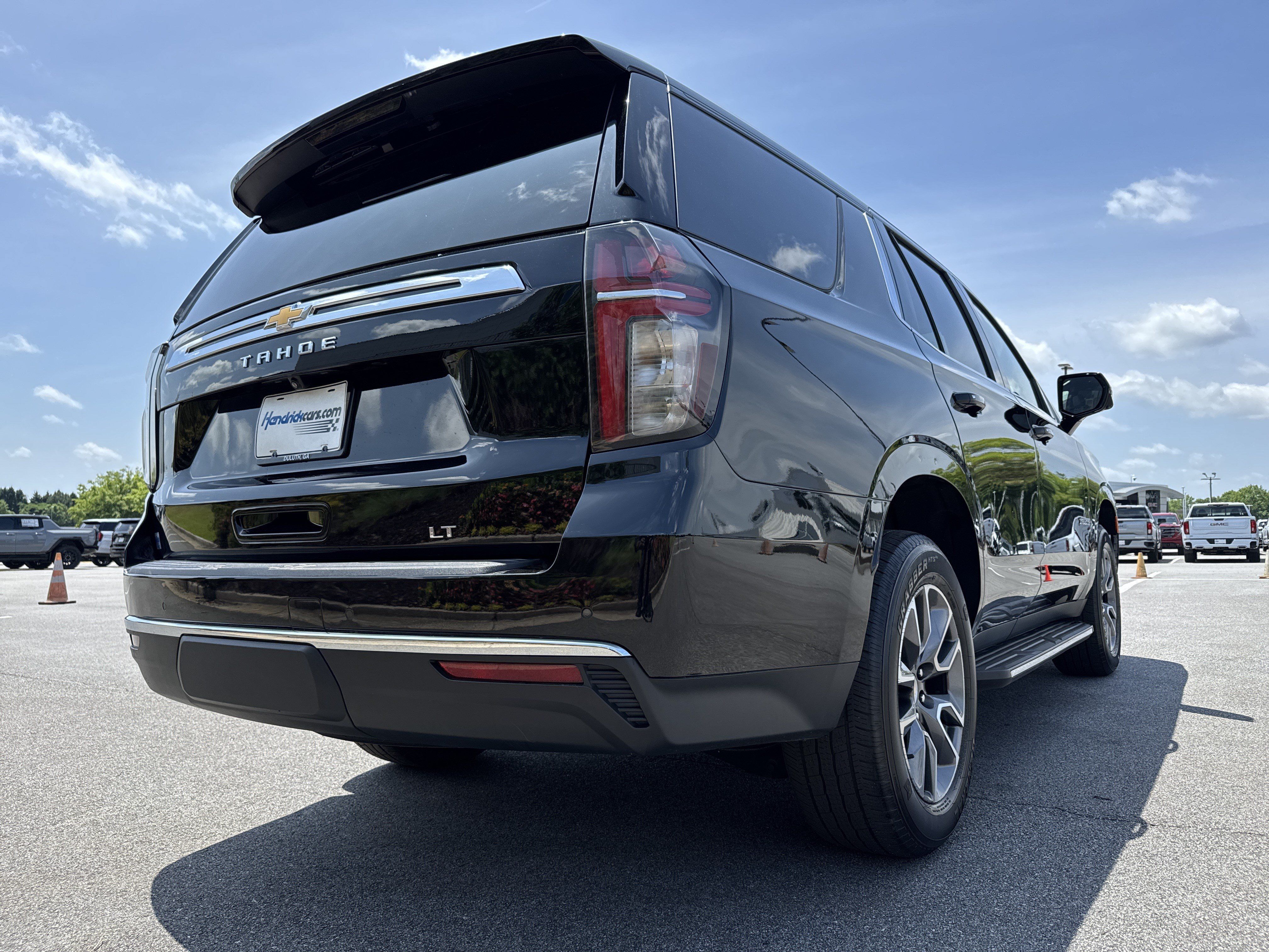 Used 2022 Chevrolet Tahoe LT w/ Luxury Package AWD/4WD image 10