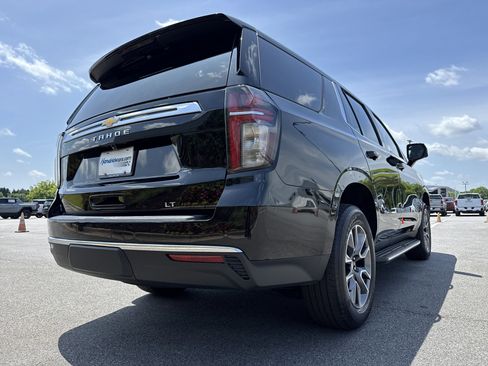 Used 2022 Chevrolet Tahoe LT w/ Luxury Package AWD/4WD image 10